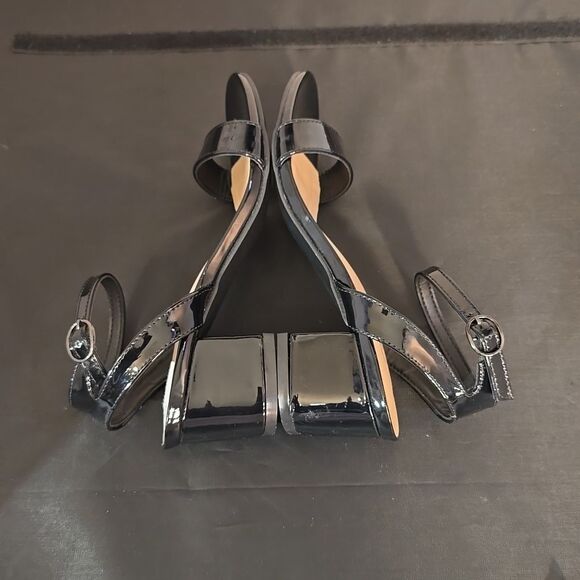 BRAND NEW FOREVER ALMOND TOE LOW BLOCK-HEEL SANDAL - Picture 10 of 16